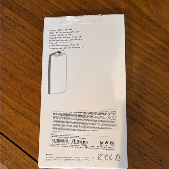 Apple iPhone 14 Silicone Cover - Navy - Picture 2 of 2